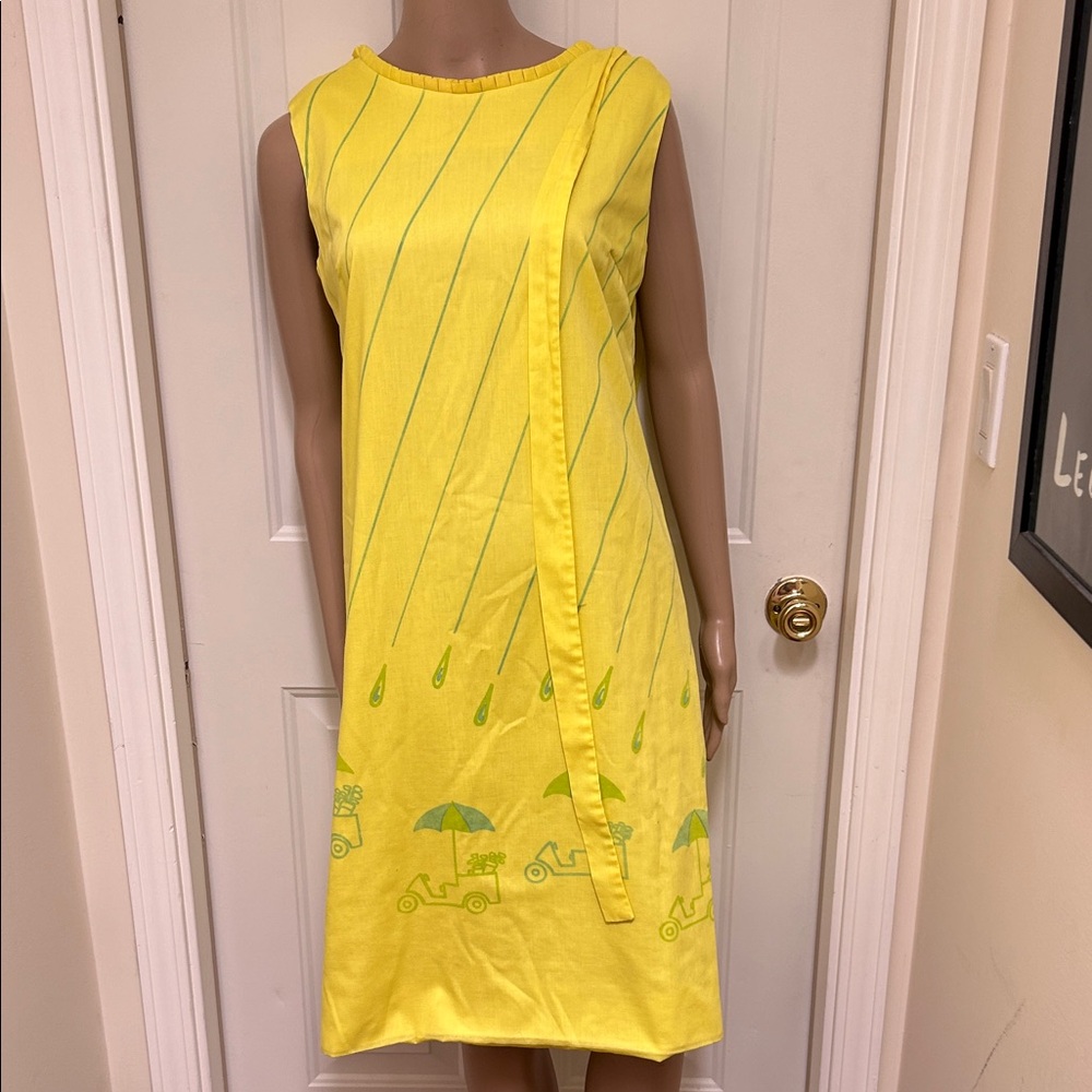 Vintage 60s The Vested Gentress Golf Carts in Rain Mini Shift Dress Yellow 12